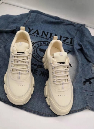 Gucci sneakers ivory