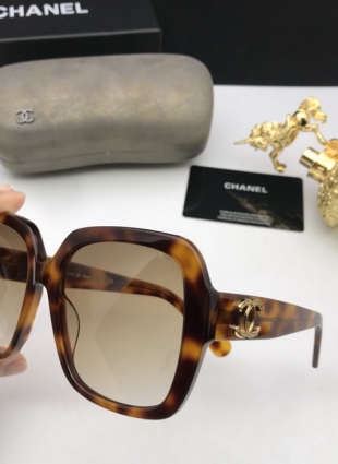 CHANEL glasses