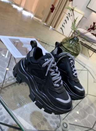 Prada sneakers black
