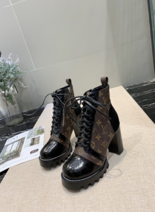 Louis Vuitton boots brown and black