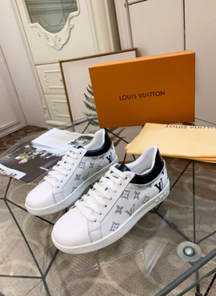Louis Vuitton sneakers white and black