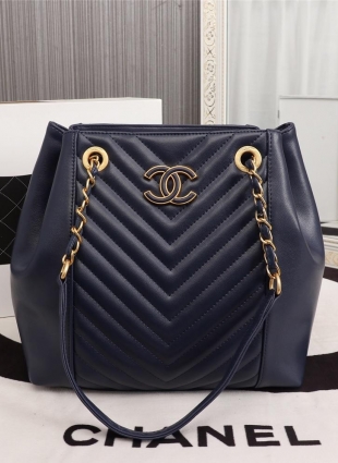 CHANEL bag 26x27x13 cm