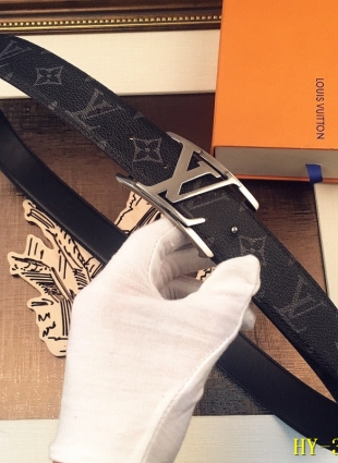 Louis Vuitton belt
