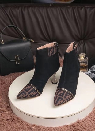 Fendi boots black