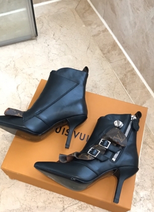 Louis Vuitton boots black and brown
