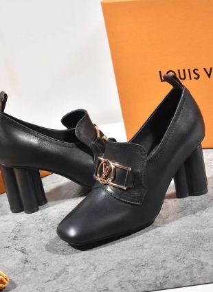 Louis Vuitton shoes black