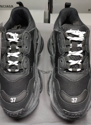 Balenciaga sneakers black