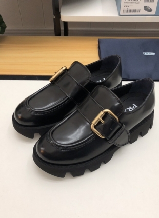 Prada shoes black