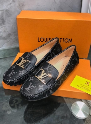 Louis Vuitton shoes black