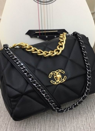 Chanel bag dimensions 30×20×12 cm