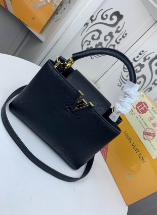 Louis Vuitton black bag dimensions 27x18x9 cm