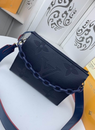 Louis Vuitton bag dimensions 25 x 20 x 5 cm