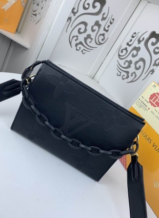 Louis Vuitton bag dimensions 25 x 20 x 5 cm