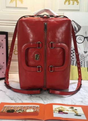 GG backpack Size: 35 x 25 x 16 cm