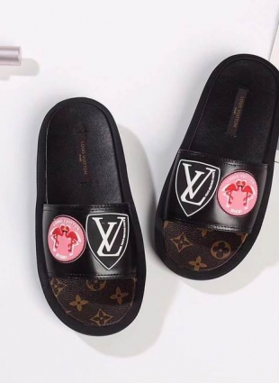 Louis Vuitton slippers