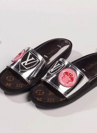 Louis Vuitton slippers