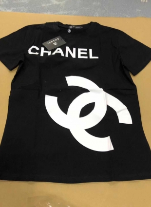CHANEL t-shirts