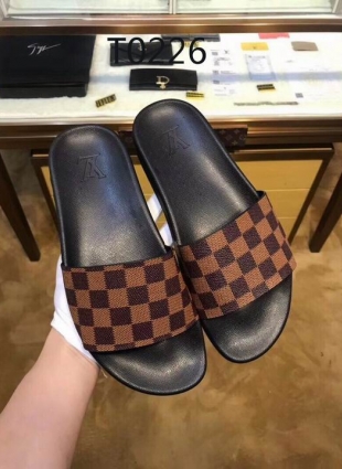 Louis Vuitton slippers
