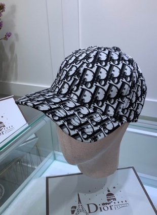 Dior caps