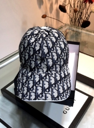 Dior caps