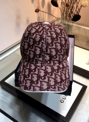 Dior caps
