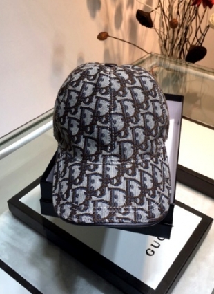 Dior caps