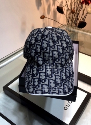 Dior caps