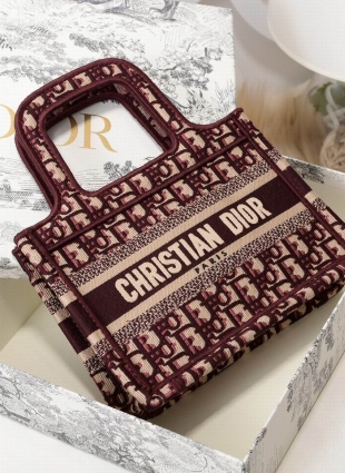 DIOR bag