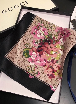 Gucci scarf