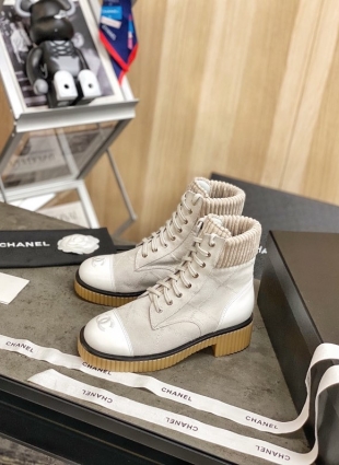 CHANEL boots