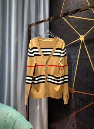 Burberry sweater